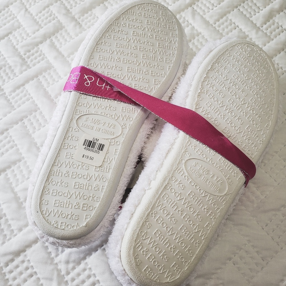 Sold Elsewhere - NWT Bath and Body Works Slippers - Picture 3 of 3
